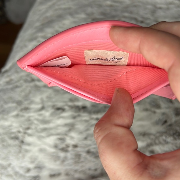 NEW Universal Thread Pastel Pink Card Holder - Picture 3 of 4